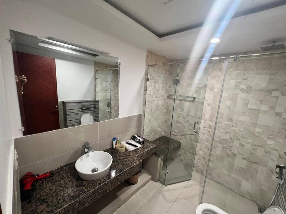 Sunset Luxury Gold Crest Mall Residency Lahore Eksteriør bilde