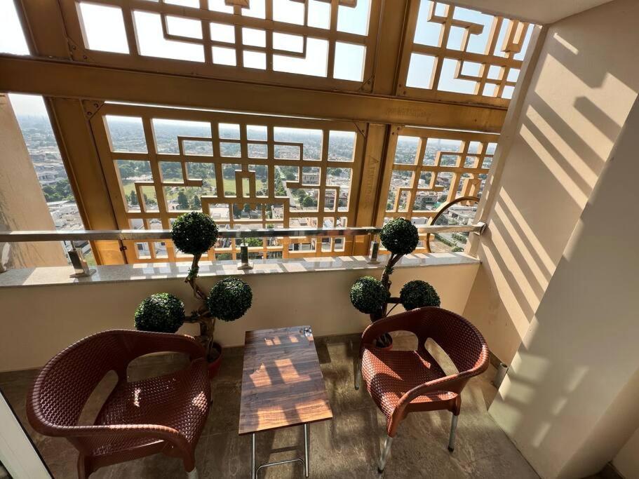 Sunset Luxury Gold Crest Mall Residency Lahore Eksteriør bilde