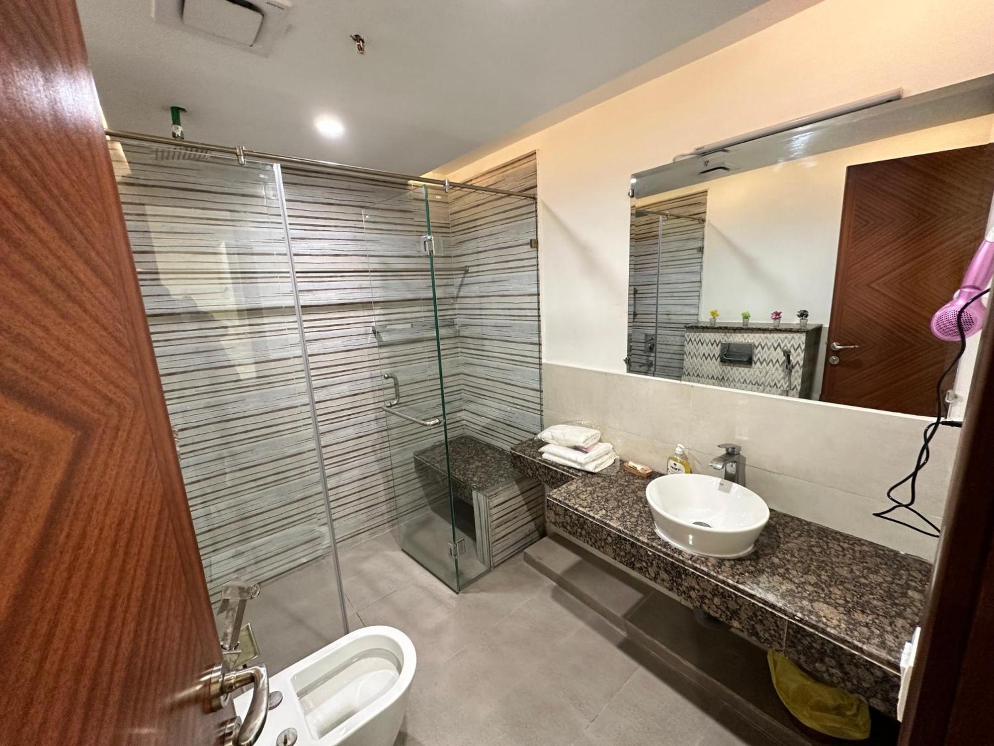 Sunset Luxury Gold Crest Mall Residency Lahore Eksteriør bilde