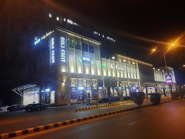 Sunset Luxury Gold Crest Mall Residency Lahore Eksteriør bilde